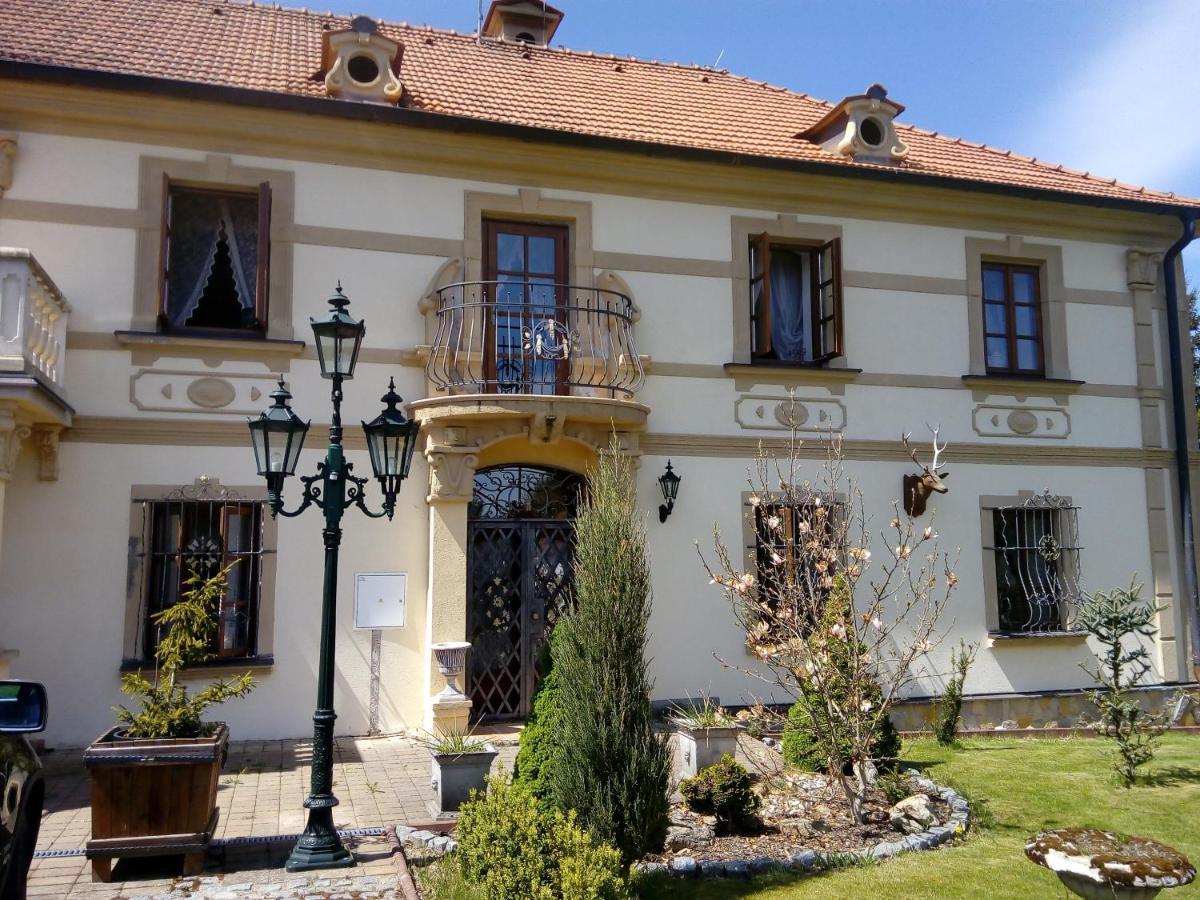 Zamecek Zdiky - Zamecky Apartman Bujanov Exterior photo